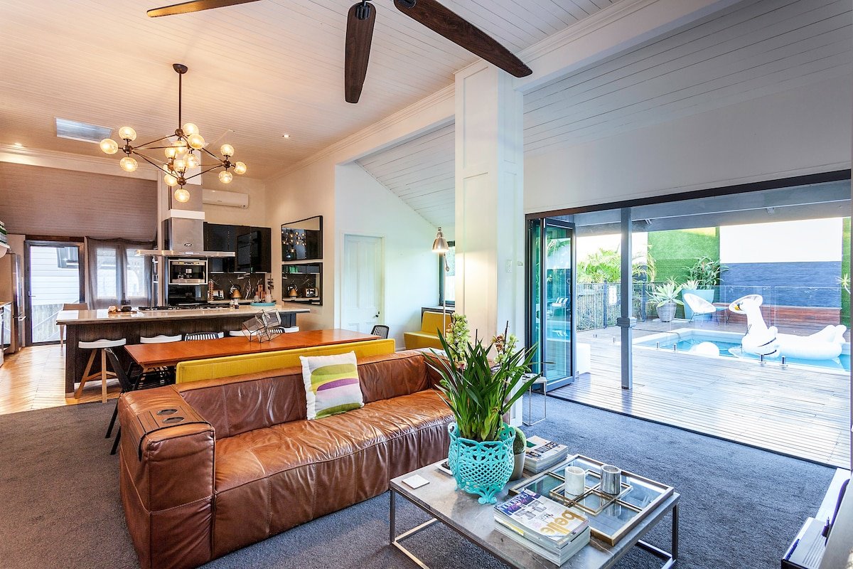 STUNNING TROPICAL OASIS gallery image 3