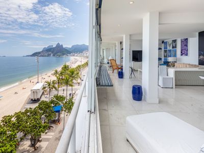 Rio082 – Charming beachfront apartment in Ipanema