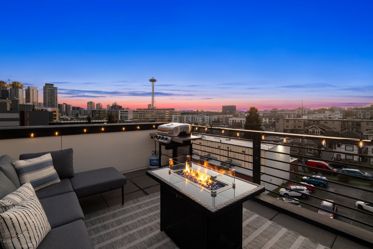 Urban Seattle Getaway – Space Needle Views