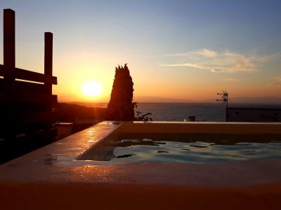 Casa con piscina privada y vista al mar