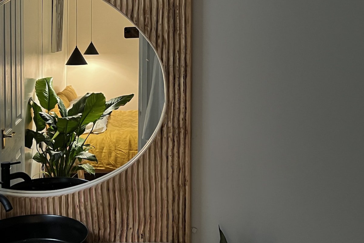 Sky Bath nature retreat with mountain view gallery image 5