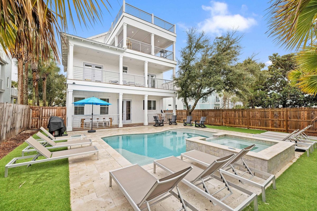 8BR Destin Escape with Pool, Hot Tub and Game Room
