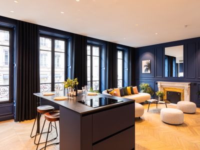 Authentic Apartment (2BedR & 2BathR) – MOHOM