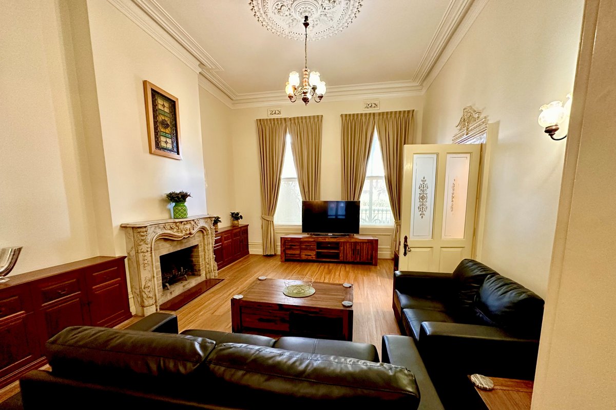 599Luxury – 2min Nth Melb – 10min QVM – Close CBD