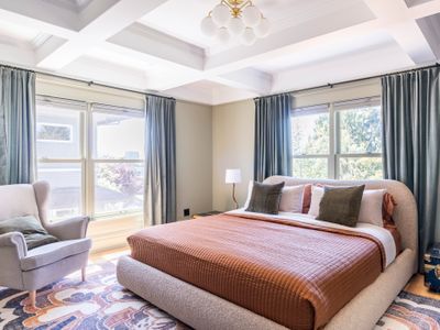 Quintessential Foursquare w/stunning roof terrace