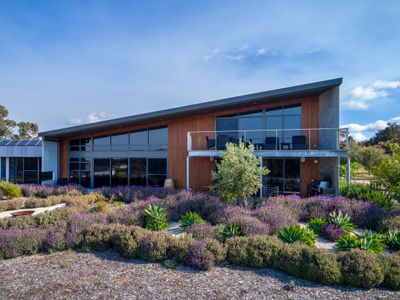 Balmoral I Private Properties