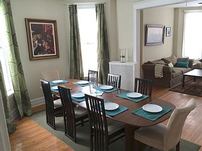 Massive 10 bd/5 ba house in heart of Wrigleyville gallery image 3