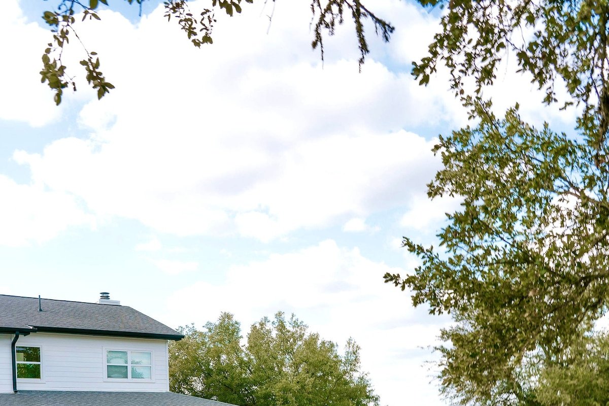 The Crown Jewel | Venue | Heated Pool | Sleep 30 gallery image 2