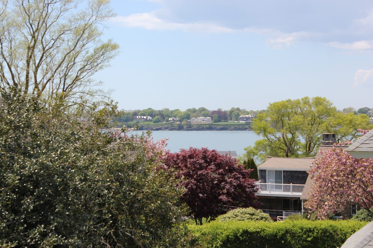 Easton’s Point walk to beaches! gallery image 4