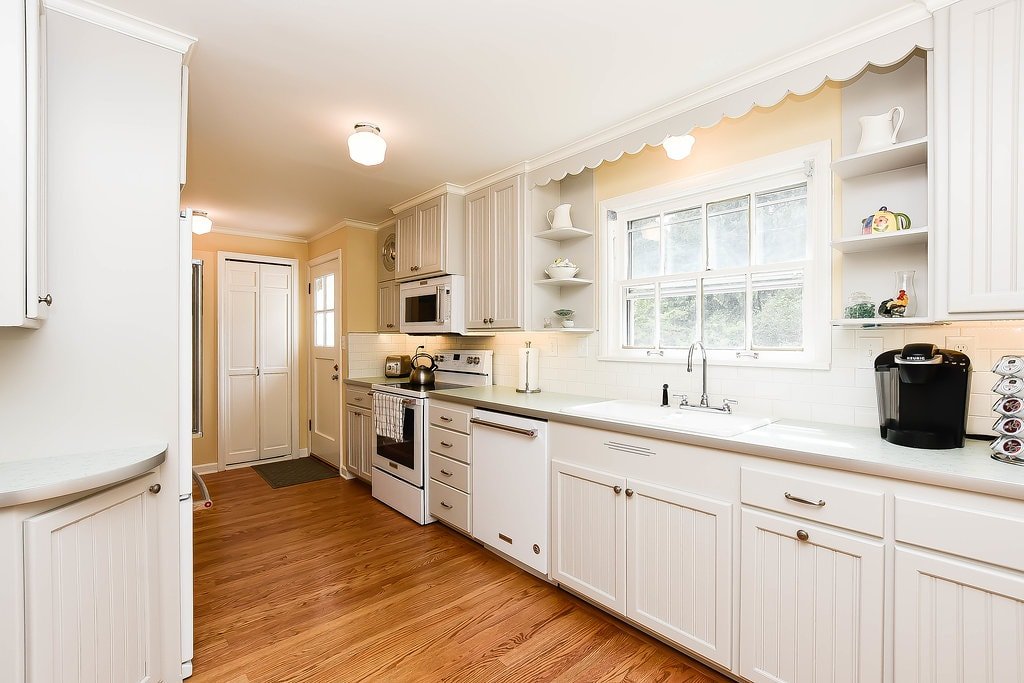 Historic 6 Bedroom Bayside Home With Private Beach gallery image 5