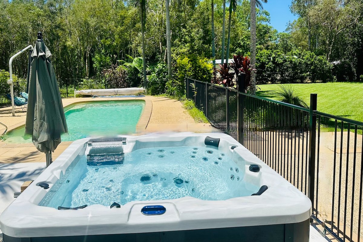 Coolum Beach Country Retreat – Pool and Spa gallery image 5