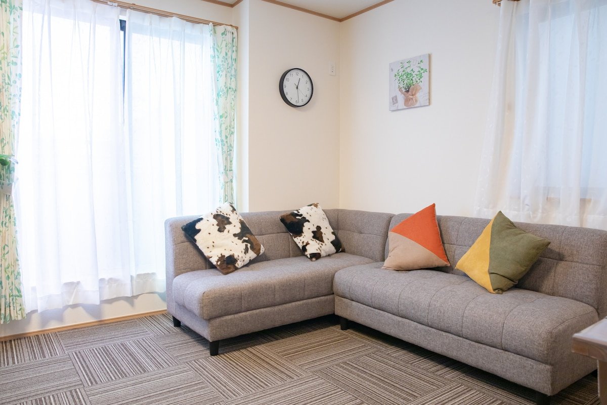 新築110㎡貸切/スカイツリー押上駅徒歩8分/成田空港・羽田空港・ディズニーランド直通/高速Wifi gallery image 2