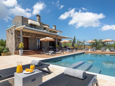 Villa Nera: Hillside elegance