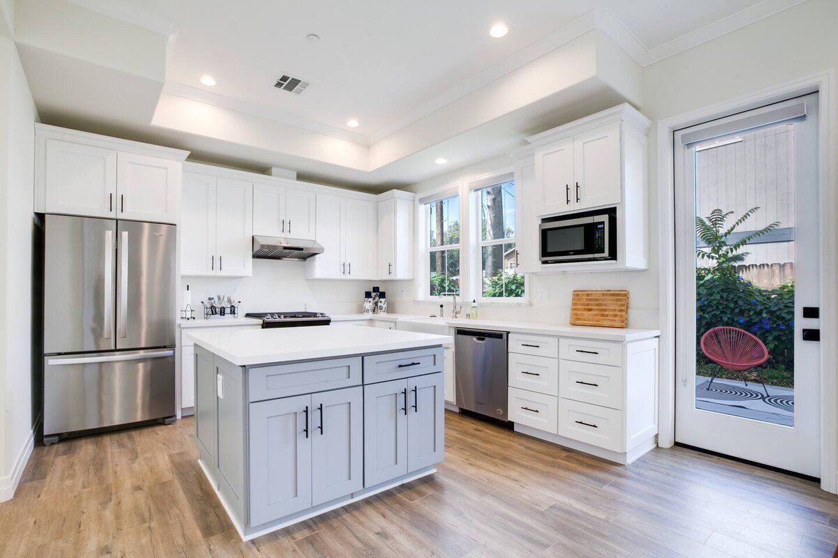 Modern Home w/ Backyard 5-10min to CalTech/PCC gallery image 3