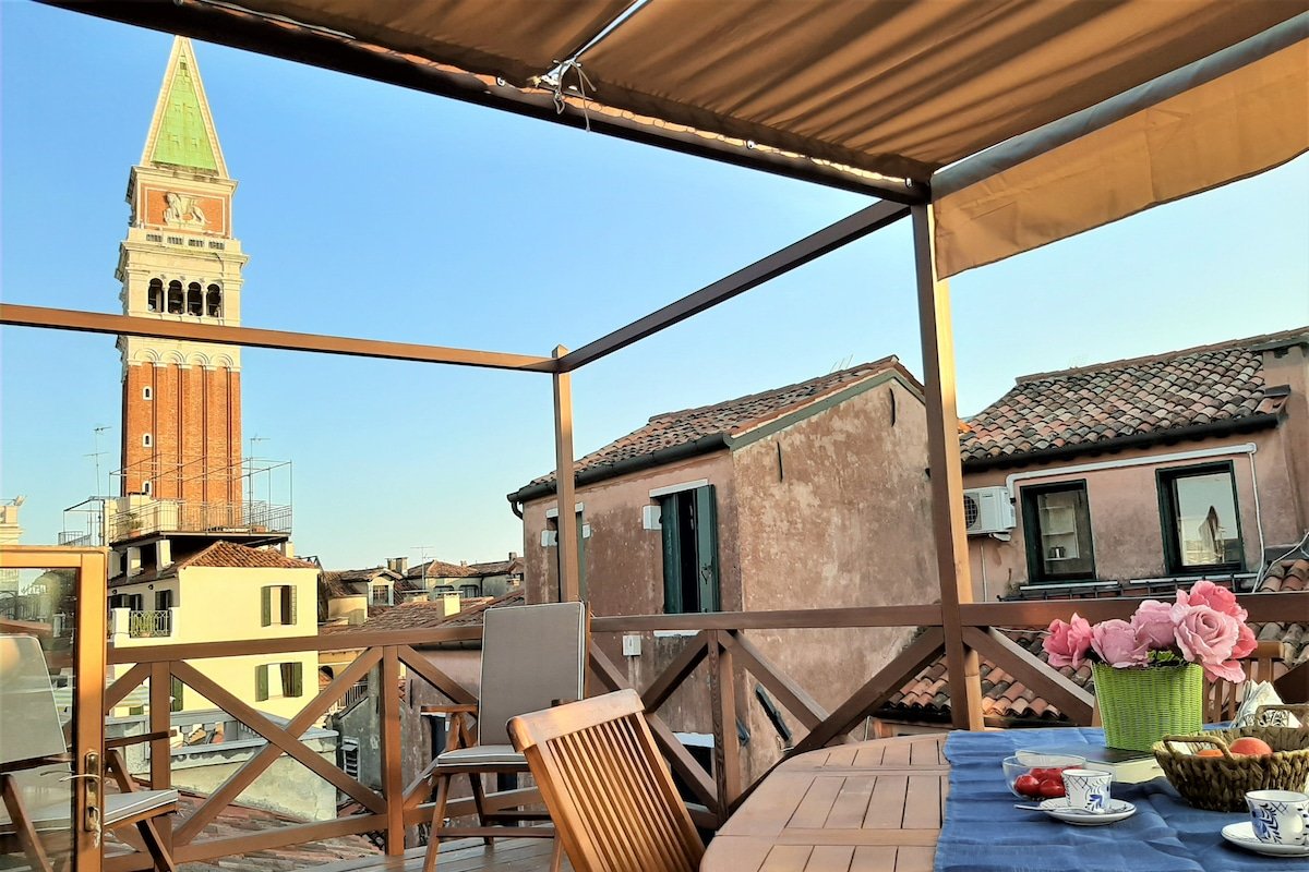 Home San Marco Square with terrace gallery image 2