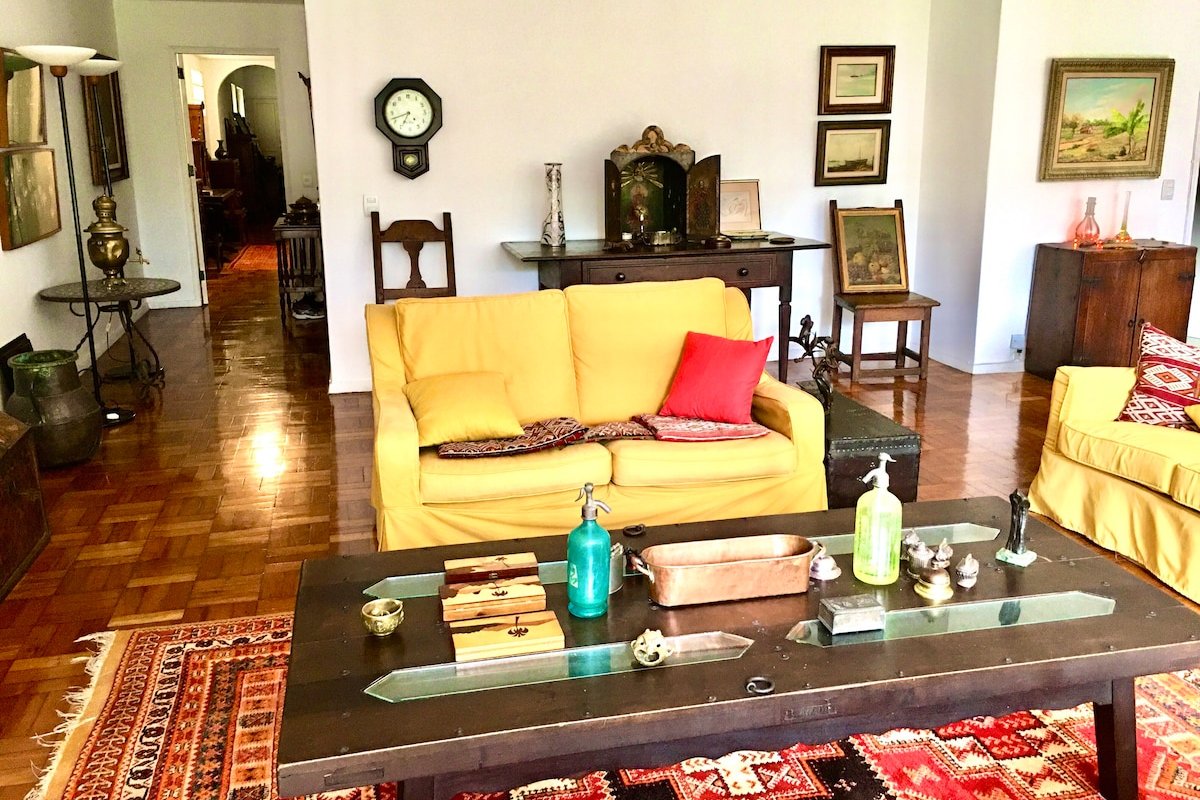 Grande e confortável apartamento, estilo colonial. gallery image 2