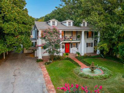 Historic Azalea Estate-7 bdrm, 5.5 bath, King beds