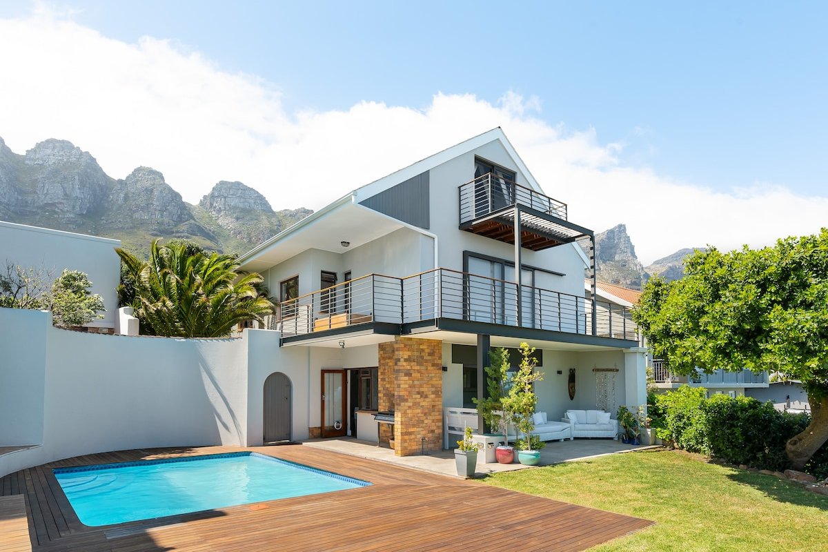 Stay Sensational – Charming Camps Bay Villa gallery image 4