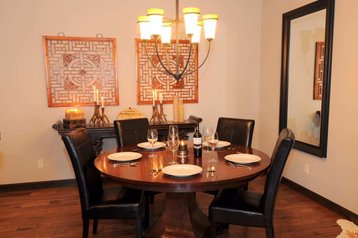 Bridger Creek Townhouse – Elegant Townhome Close t gallery image 4