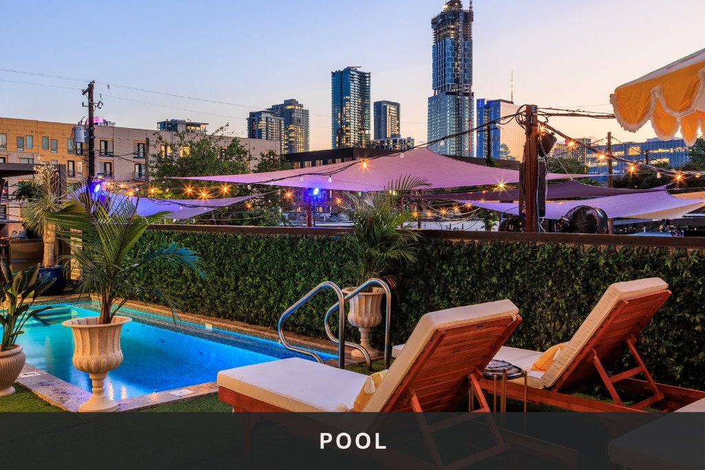 Inn Cahoots 5BR | Sleeps 16 • Pool • Music • E 6th gallery image 3