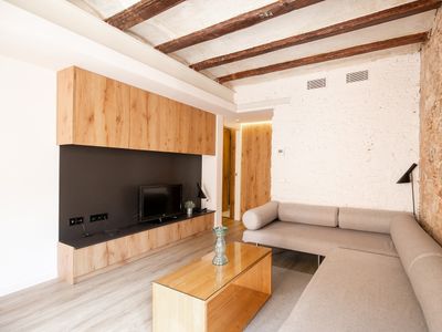 BEAUTIFUL THREE BEDROOM APARTMENT