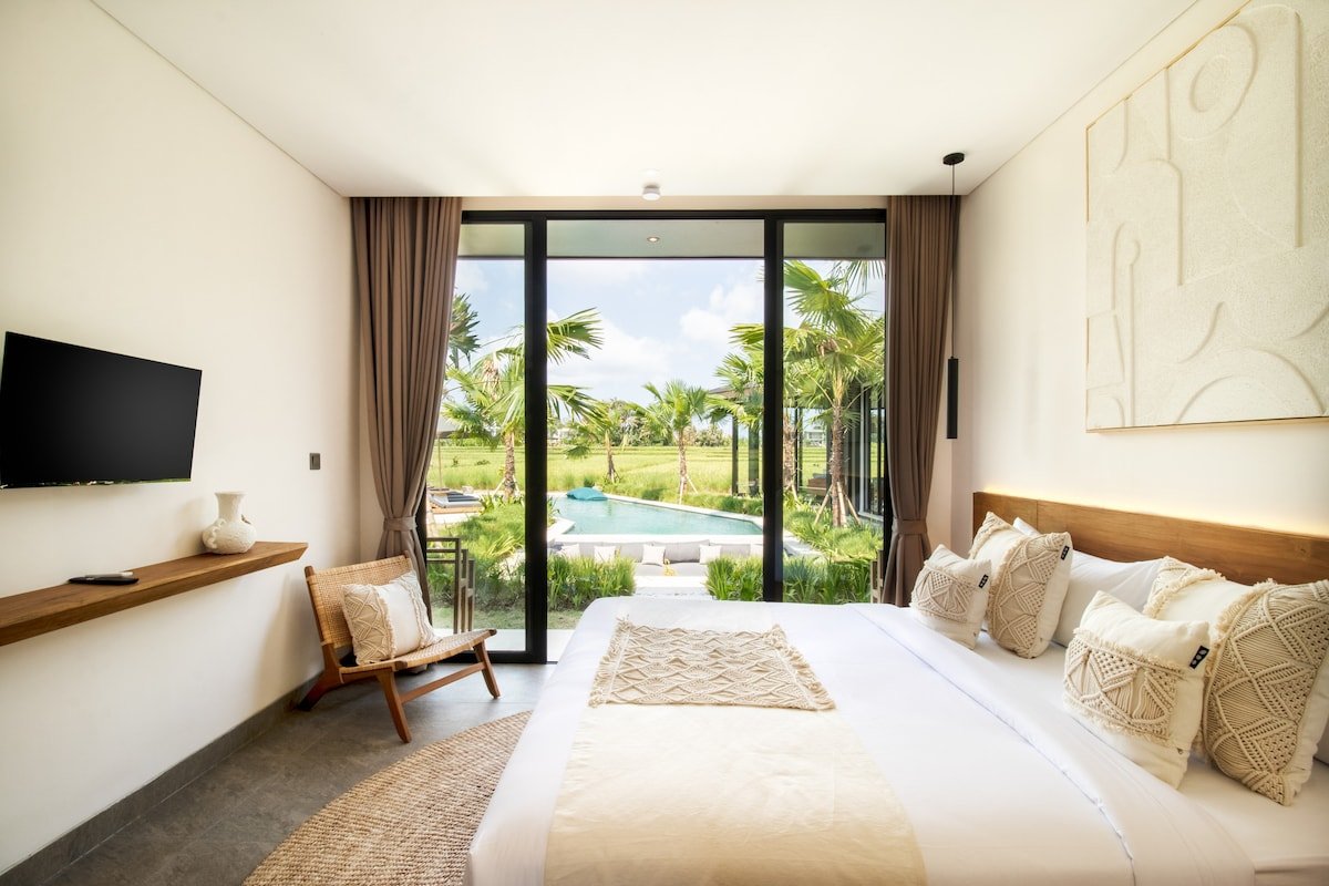 Villa Aglaia: 3BR Ricefield View Pool Ubud gallery image 2