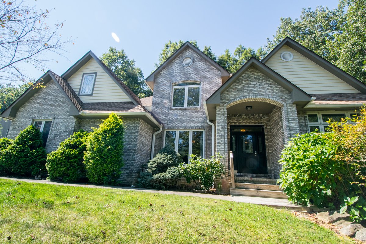 Asheville Mountain Home 5 BDRM Dog Frndly, Hot Tub