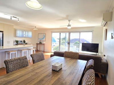 Drayton Apt Upstairs (SEQ) – 3 bedroom 2 bathroom