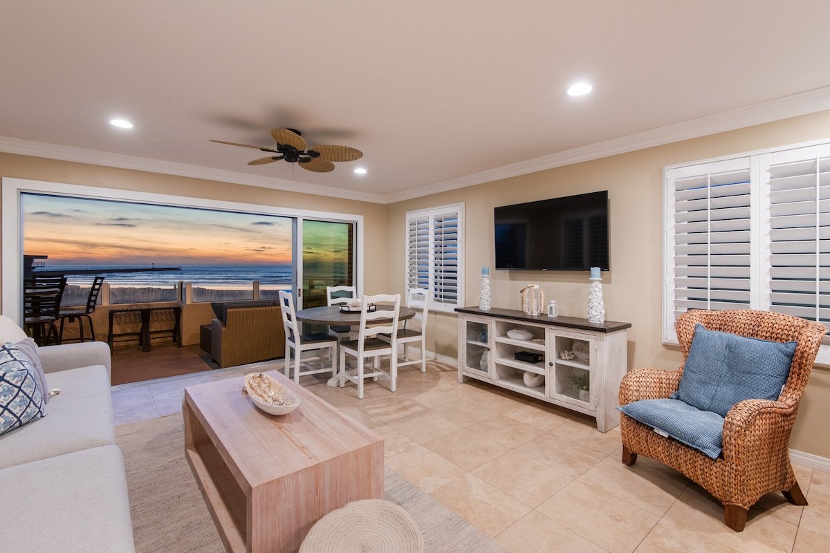 Oceanfront | Fire pit | AC | Parking | Toys gallery image 3