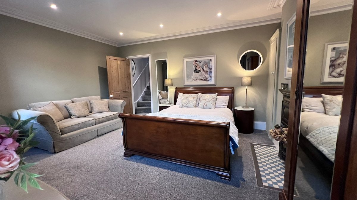 5 Star, Luxury Victorian Hse with AC London Awards gallery image 5