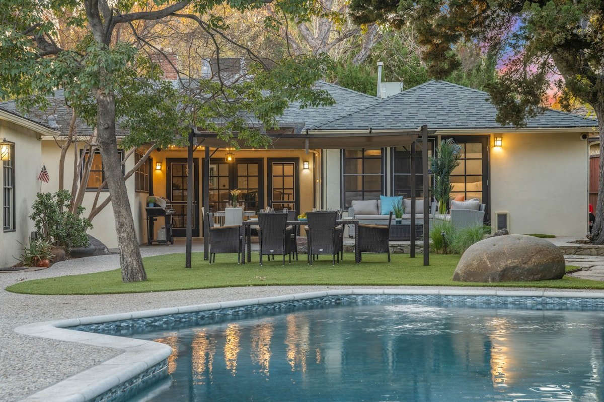 105 Modern Ranch Retreat: Pool-Games-Peaceful Yard gallery image 3