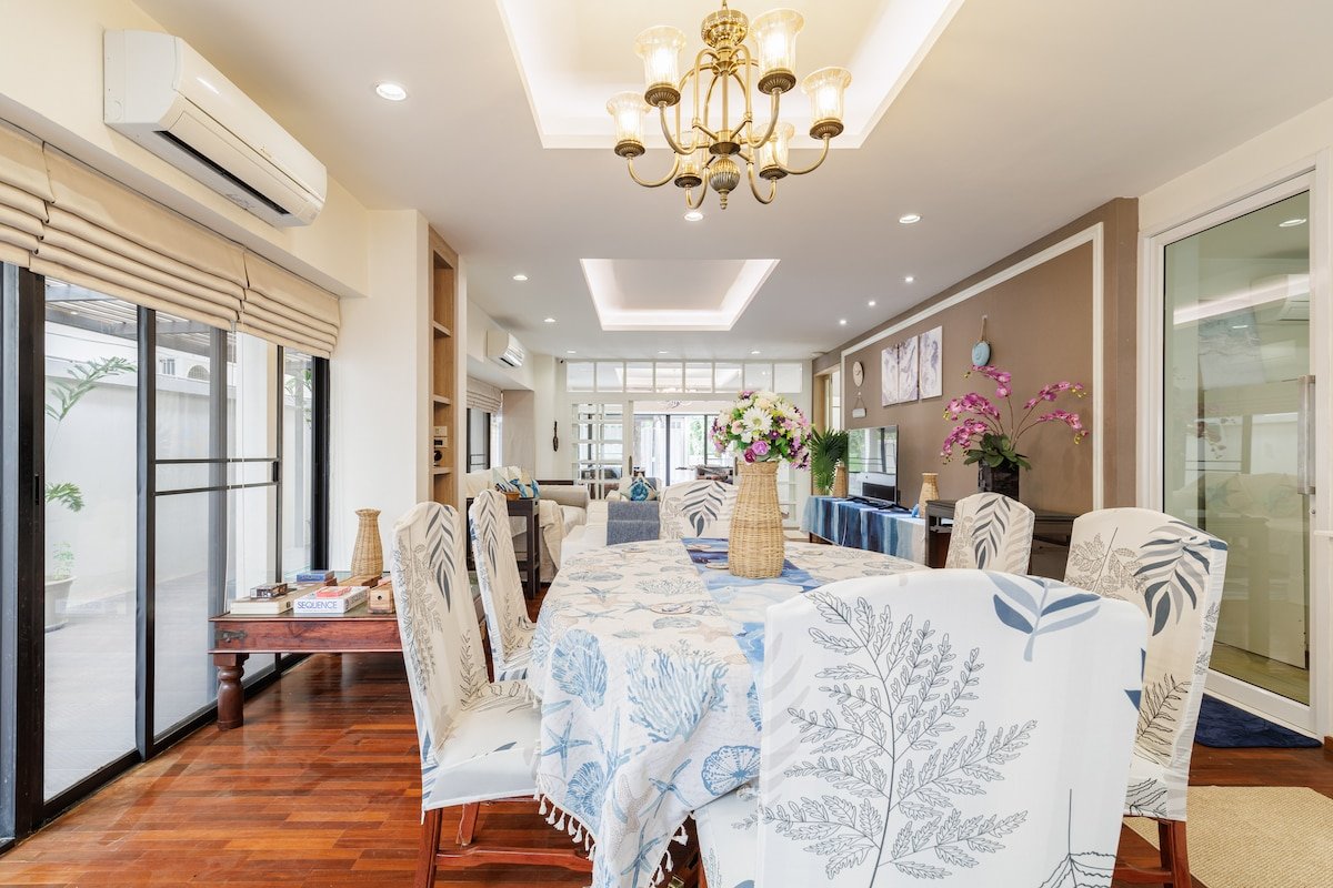 Ocean 6BR Villa @ Pool Table, Games & FREE Pick Up gallery image 5