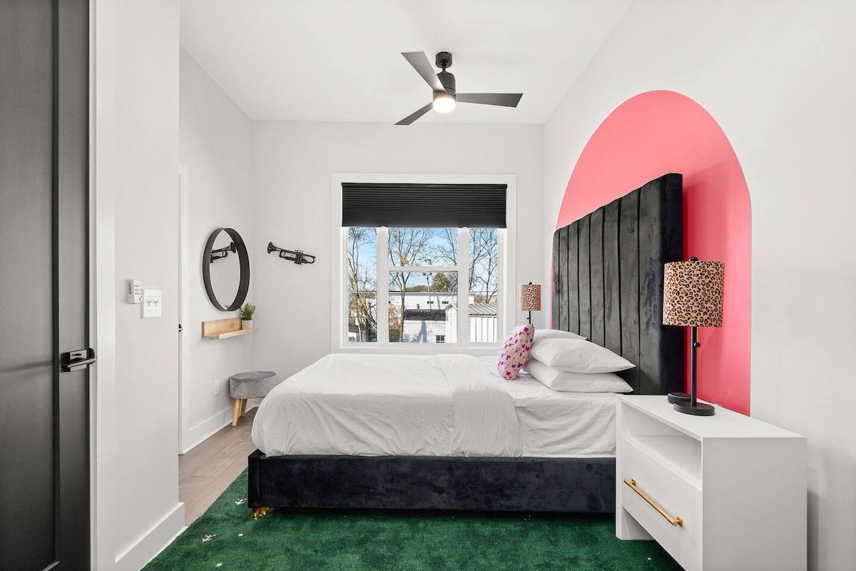 The Venue *Entire 4 Unit Building* gallery image 4