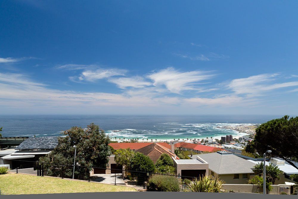 Photo 2 of 15 Woodford accommodation in Camps Bay, Cape Town with 6 bedrooms and 6 bathrooms