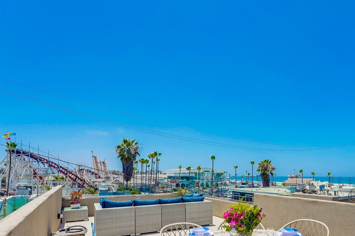 Island Sands 2 | 5BR Beach Escape in Heart of MB