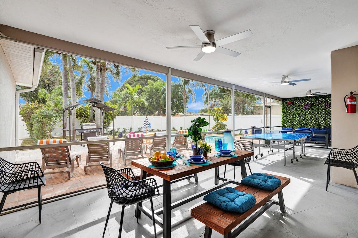 Sensational 5BR Villa Heated Pool near Hard Rock gallery image 4