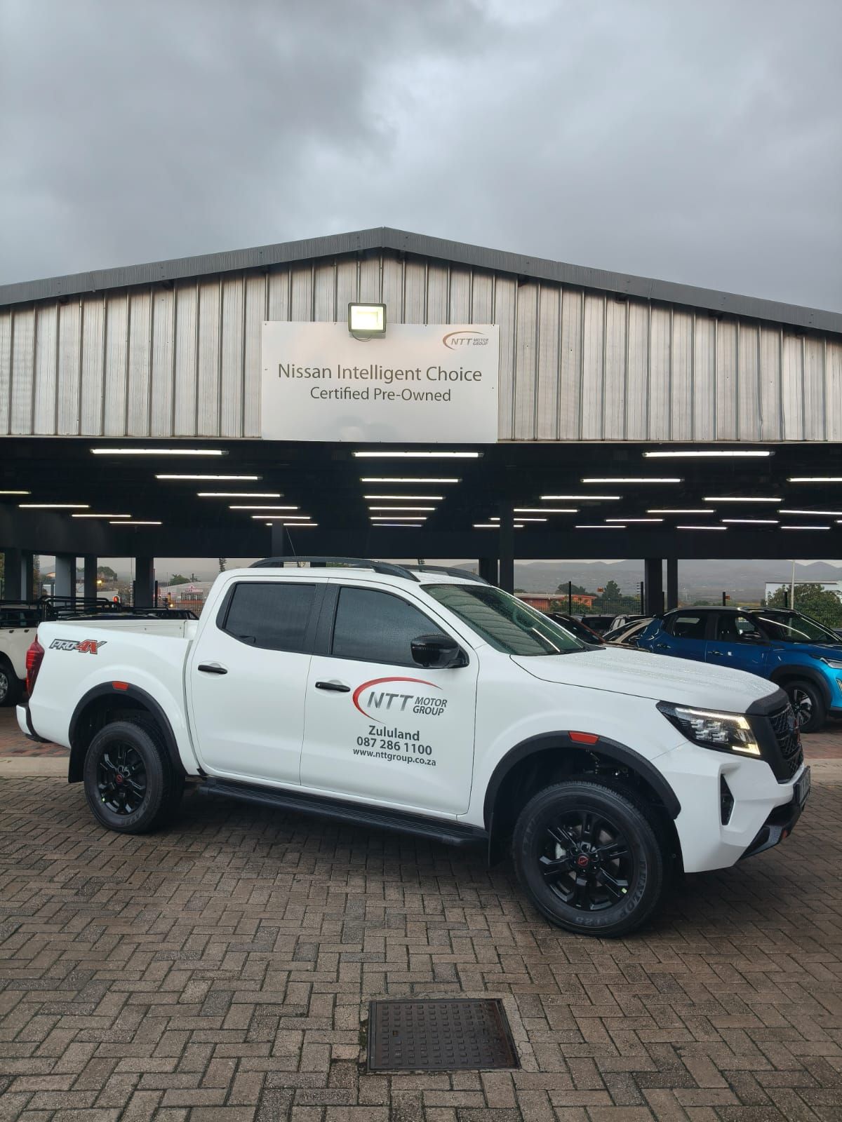 NISSAN NAVARA 2.5DDTI PRO-4X 4X4  for Sale in South Africa