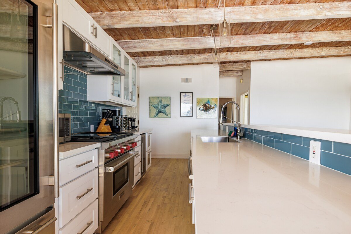 New Superior Malibu Road Oceanfront Townhouse gallery image 5