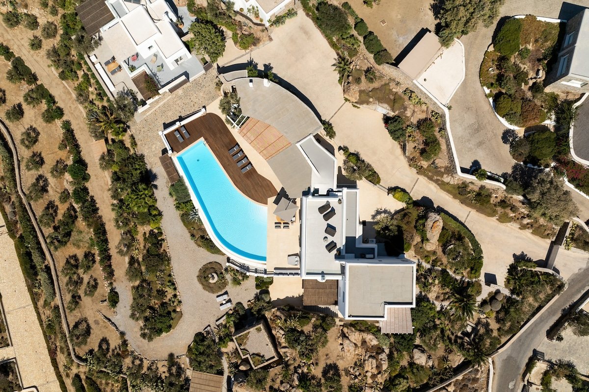 “Mystique” by Aqualiving Villas gallery image 2