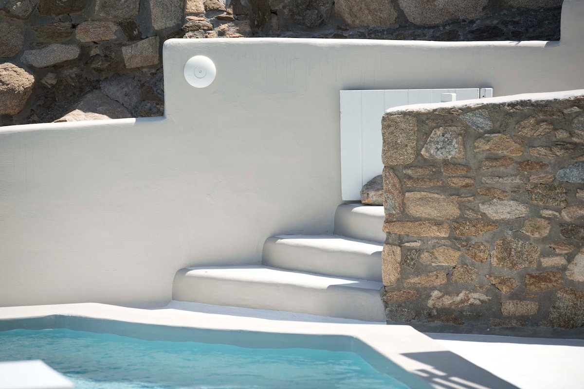 Home with Private Pool & Sea View gallery image 3