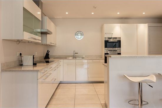 Photo 4 of Pembroke 107 accommodation in V&A Waterfront, Cape Town with 1 bedrooms and 1 bathrooms