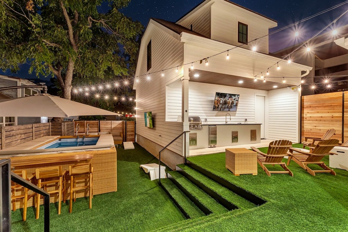 Sleeps19 | Pool • Game Room | Luxe 5BR Retreat gallery image 2