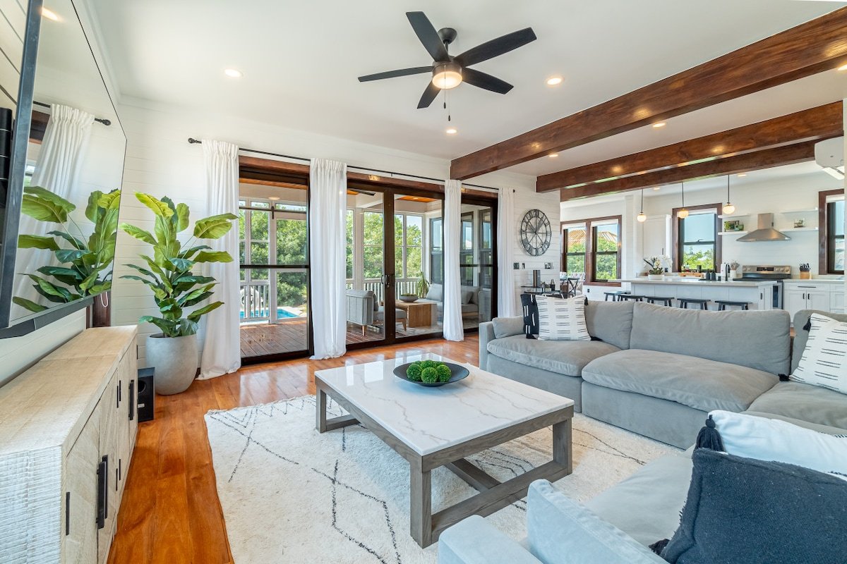 Casa Lush + Pool Club at Mahogany Bay gallery image 2