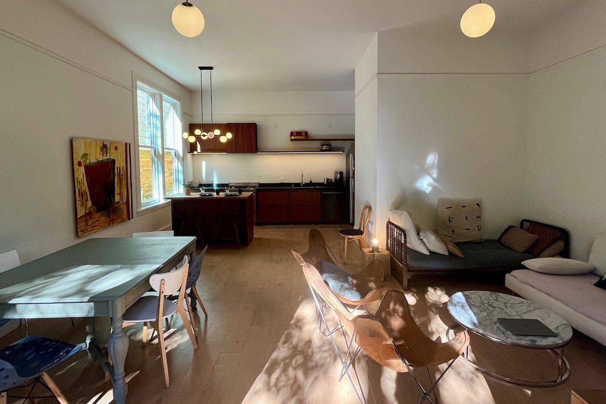 Central Victorian unit gallery image 5