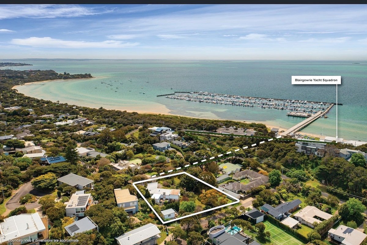 Sunseeker House Blairgowrie – Footsteps to Beach gallery image 3
