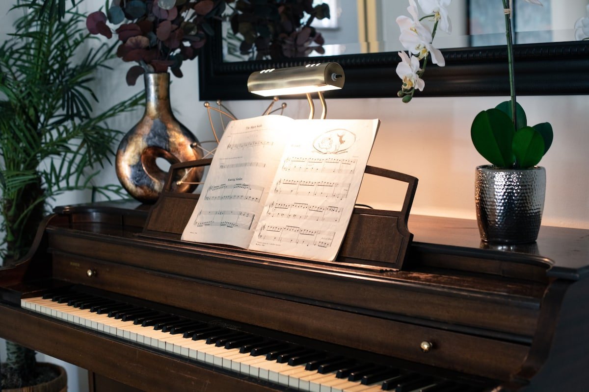 Oasis * Heated Pool * Music Studio gallery image 5