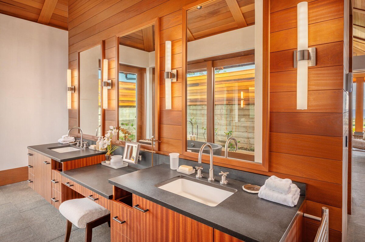 Hale Malie Luxury 4 Bedroom Home w/Private Pool gallery image 2