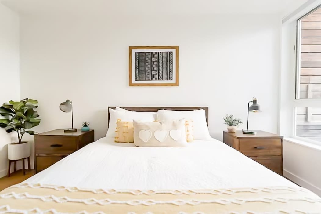 Stylish Seattle Eco Loft | 5BR + City Views gallery image 3