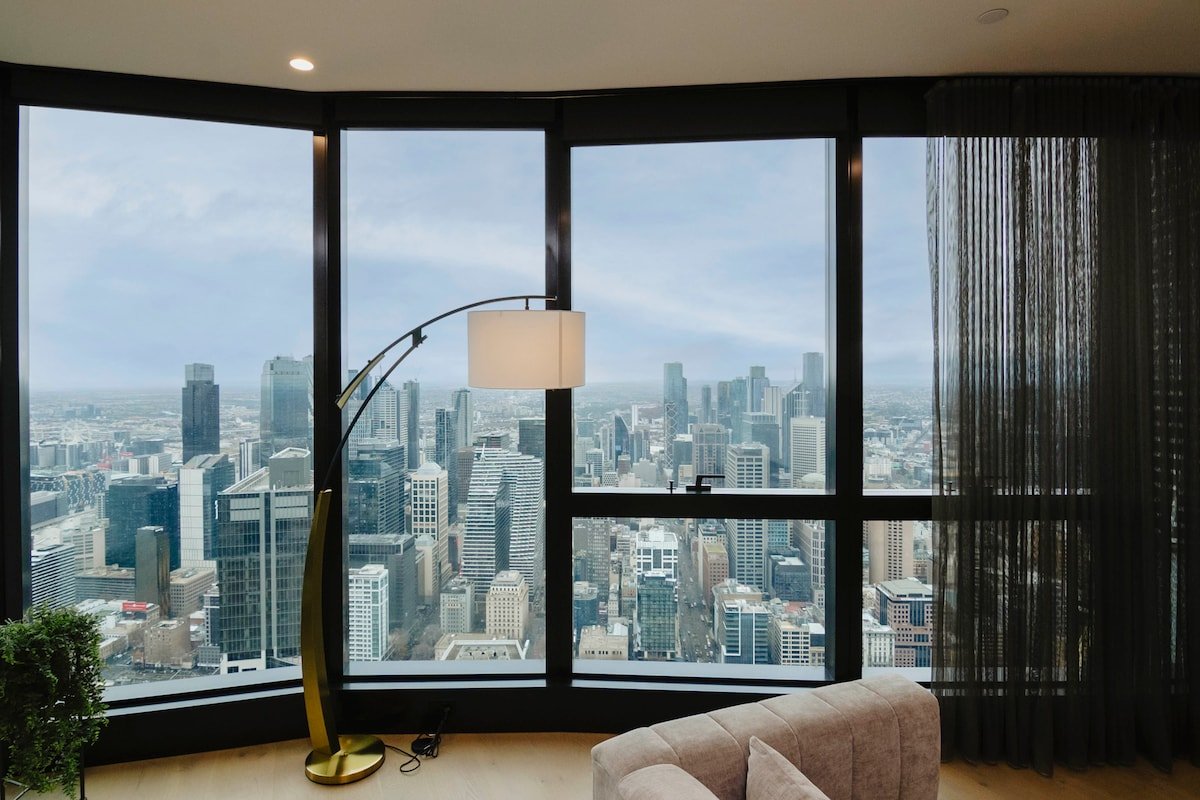 Luxury Apartment in Australia’s Tallest Building gallery image 4