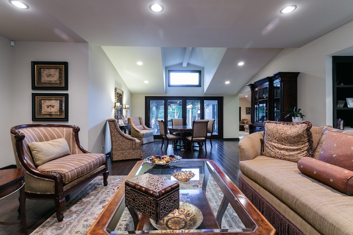 Luxury Resort Like Home gallery image 4